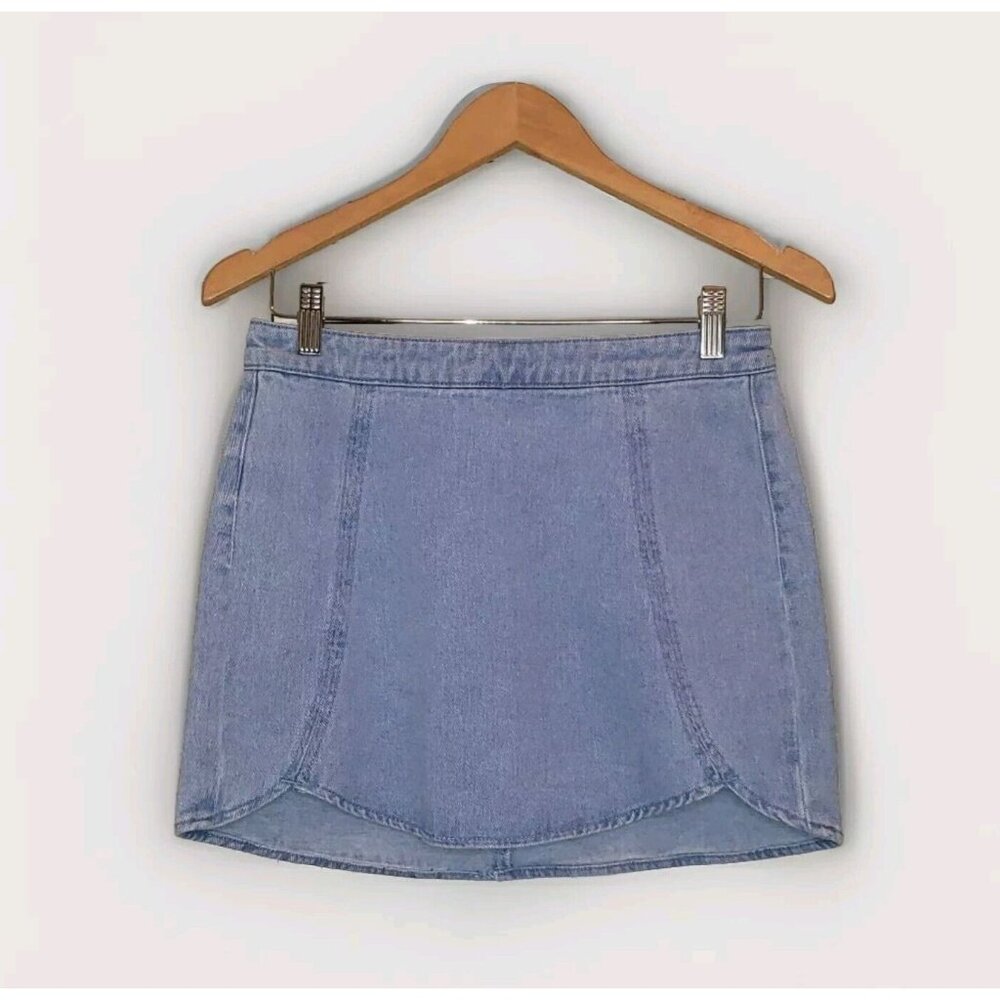 PacSun Scalloped Denim Mini Skirt Women’s Size 26 Light Wash Blue Denim Back Zip